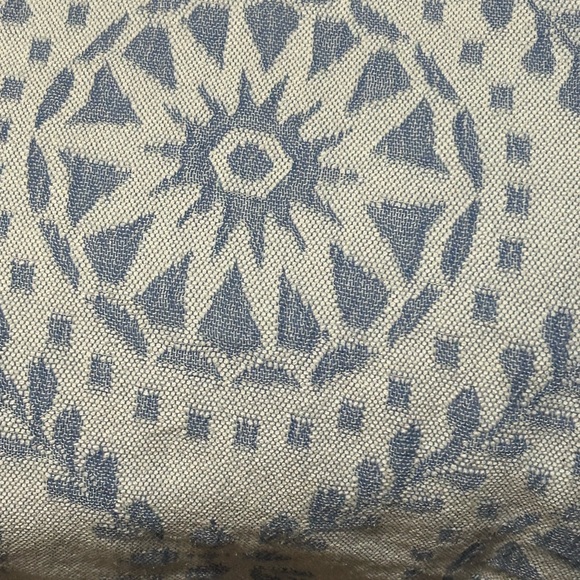 Gray and Cream Patterned Fabric - Picture 3 of 8